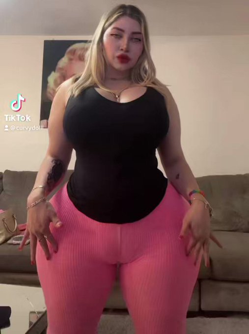 Rt si te gustan las chicas grandes con curvas ❤️😈 https://t.co/6My3vRb8Cq