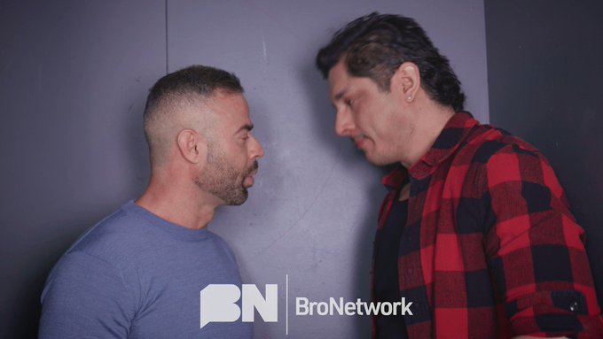 ????????????? ??????????
When you swing both ways... you never turn down a hot fuck. ? @RockyVallarta