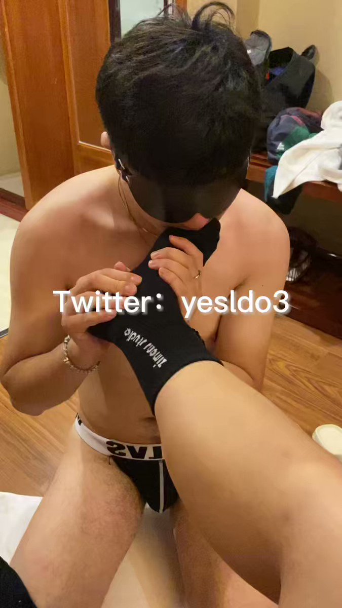 东北俩小伙第一次偷尝禁果    