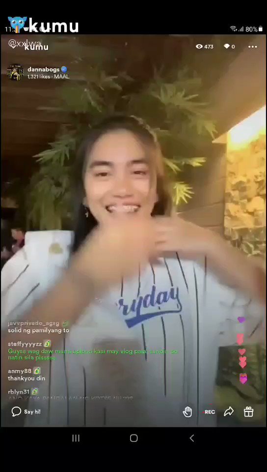 Ang kyut ng baby na yan. Di pa sa kanya nag ssink in. Happy Birthday Maal! Deserve mo yan 