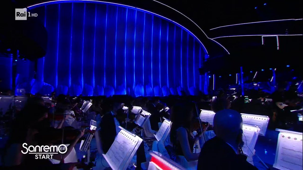 trashtvstellare on Twitter "E poi a Sanremo 2025 vedremo questo"