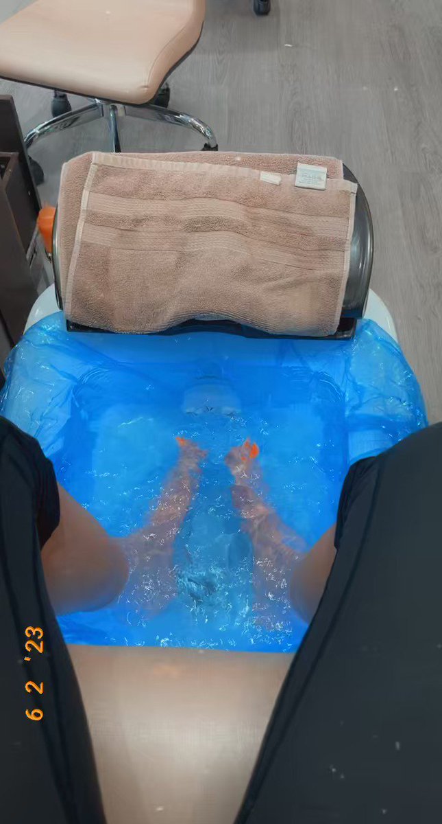 jasmine-mendez-femdom-financial-dominatrix-on-twitter-pedicure