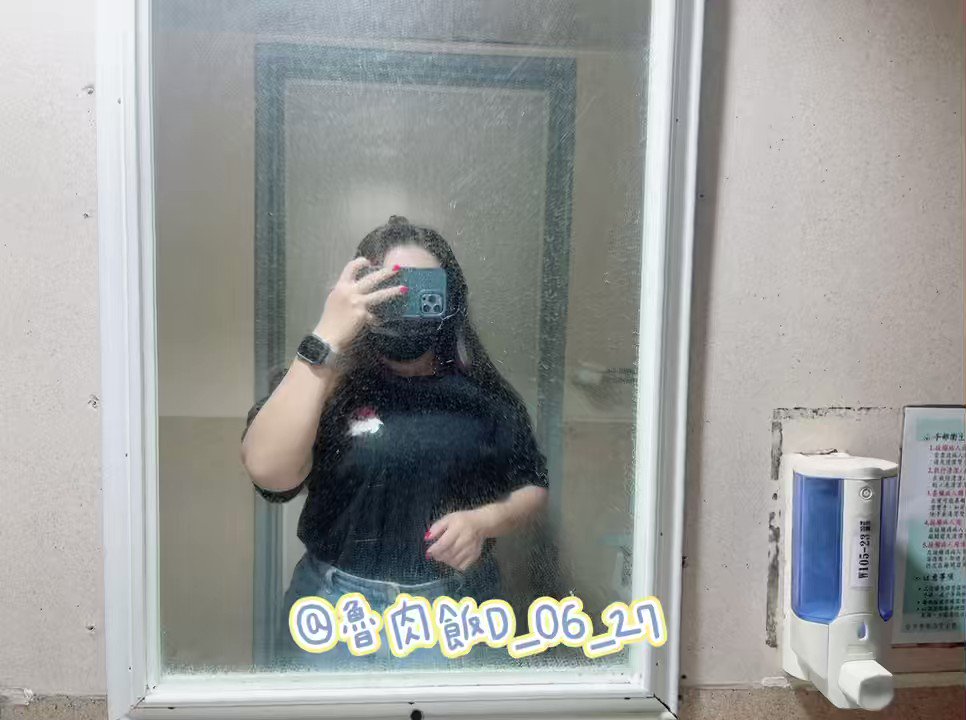 偷拍女生在女廁上廁所    