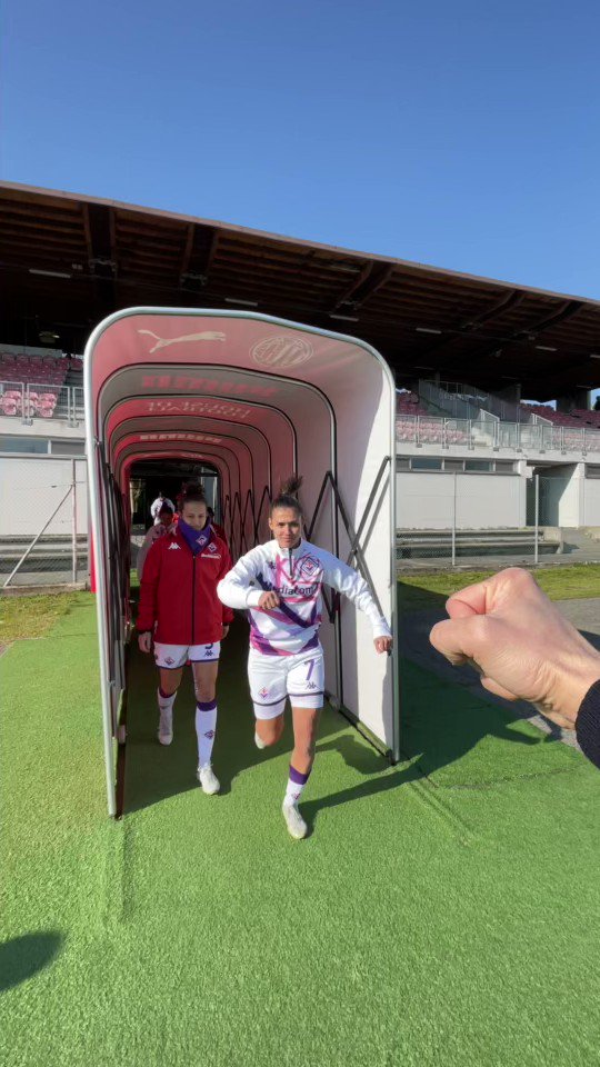 FORZA VIOLAAAA!!!! 🤜🤛🔥

#ForzaViola 💜 #MilanFiorentina”