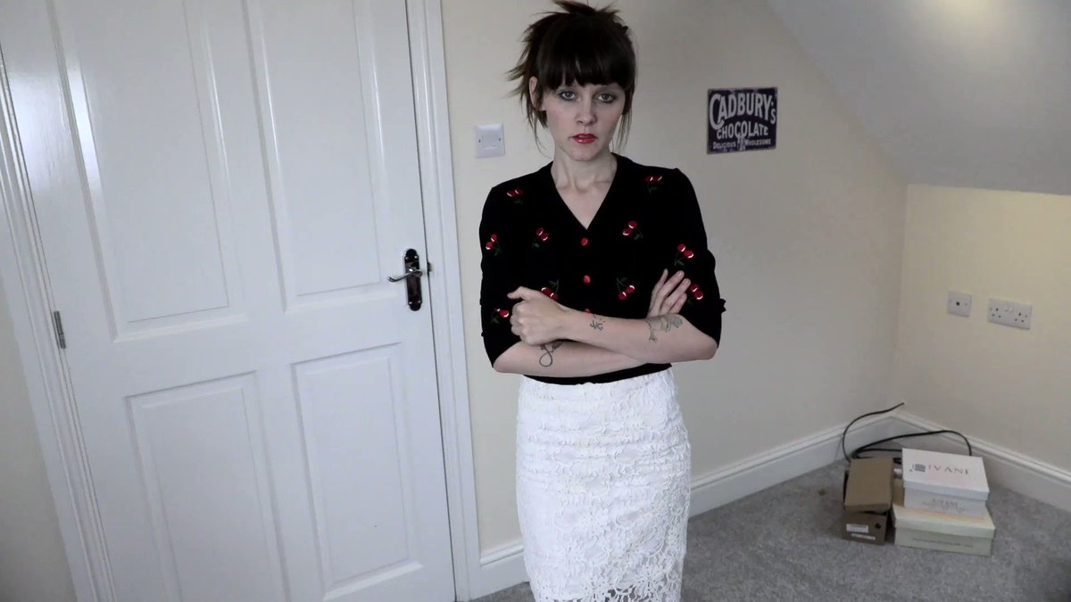 Sydney Harwin👑 on Twitter "Another vid sold! Exploited Young Mom