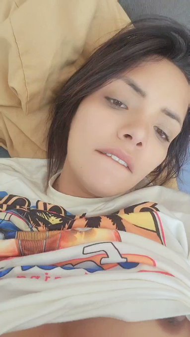 Ufff y si te subes y me coges rico? ? https://t.co/xQiTEYiJ30