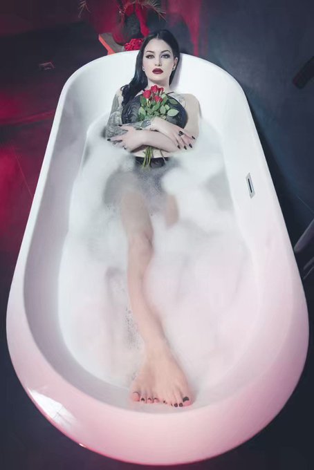 Taking photos: expectation vs. reality ?

This bubble bath needed forever  to be filled half way and