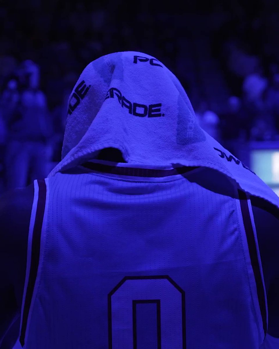 drake-athletics-on-twitter-first-500-students-get-a