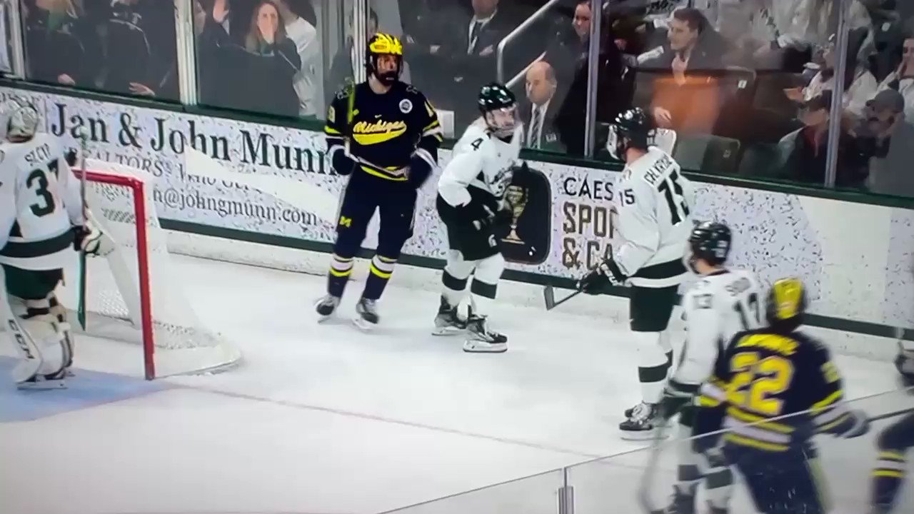 alejandro-z-iga-on-twitter-the-michigan-michigan-state-hockey-game
