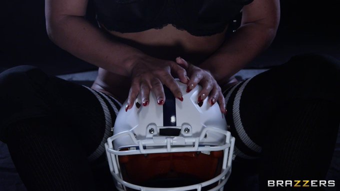 The @Brazzers #SuperBowl #Throwback https://t.co/XxZ8vk8Hpq<a class="tags" href="/tag/brazzers">@brazzers</a><a href="/tag/superbowl"class="tags">#SuperBowl</a><a href="/tag/throwback"class="tags">#Throwback</a>