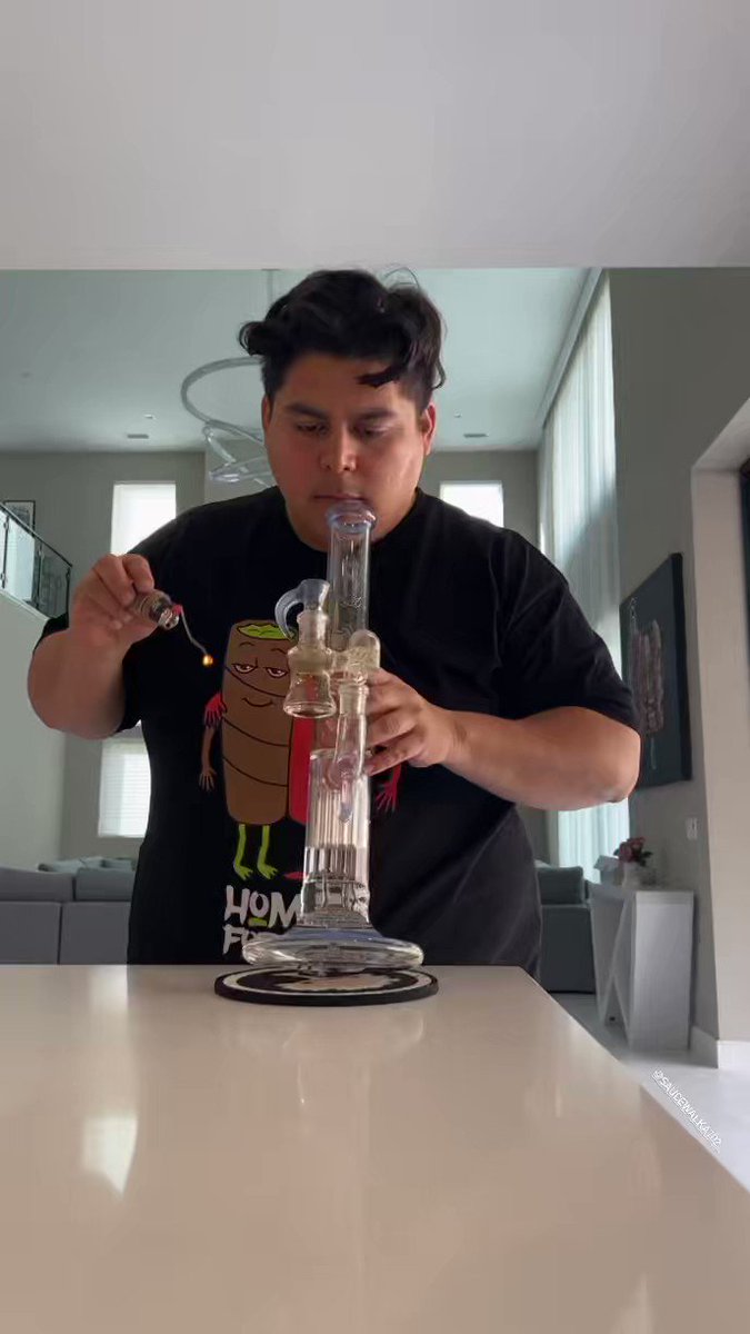 Official Dope As Yola on Twitter "New house bong rips 🤌🏽💨"