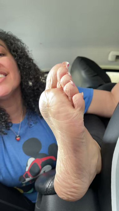 Gn!!!  🚘 👣 #subscribe #onlyfans #wrinkledsoles #softsoles #soles #toes. #feet #feetpics #feetfetish #feetmodels