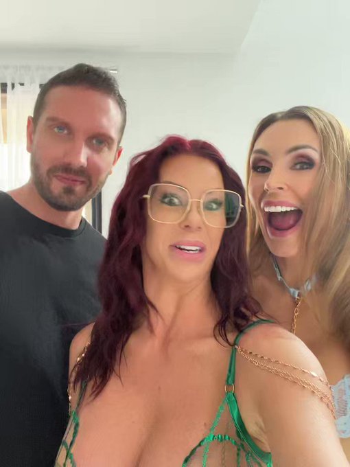 Sunday Roast with @TanyaTate & @QuintonJamesxxx ! Coming soon to our @OnlyFans - https://t.co/ztLwXU7Wmo