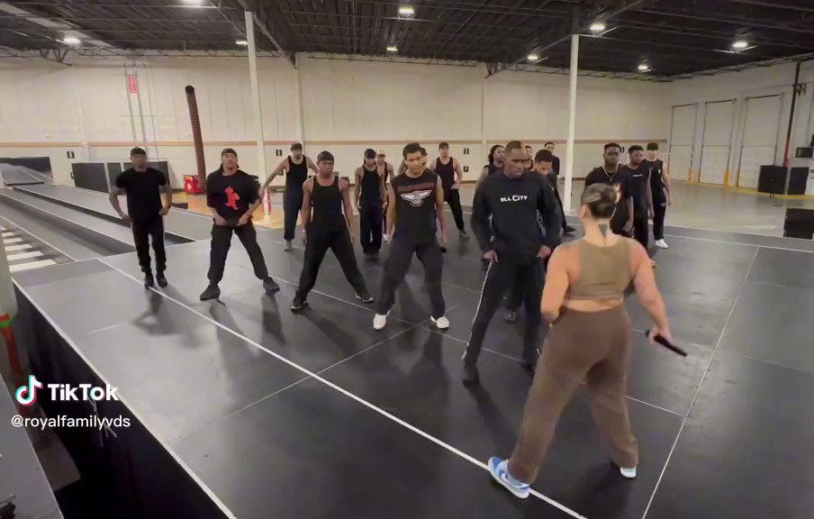 Aaralyn 🤍 fan account on Twitter "Royal Family Dance crew also known for their choreography in