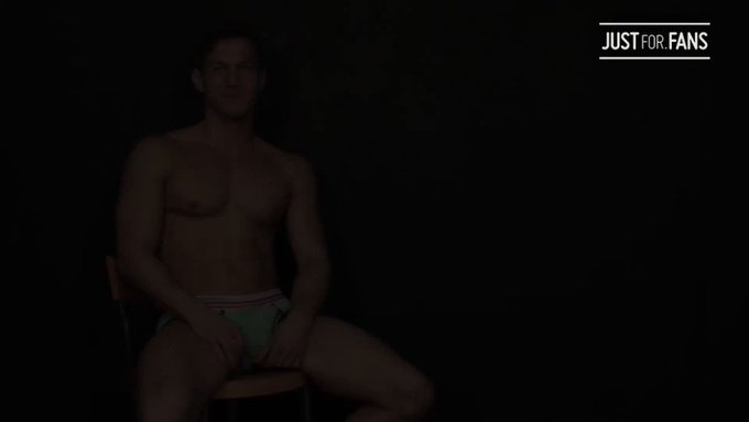 My https://t.co/InfwencslH page is where it's at, and I just got a new subscriber! https://t.co/HQpfEKSm3m