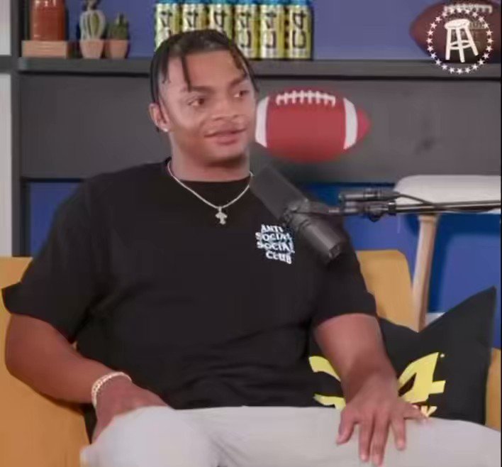 Barstool Chicago on Twitter "Justin Fields, Bear for life