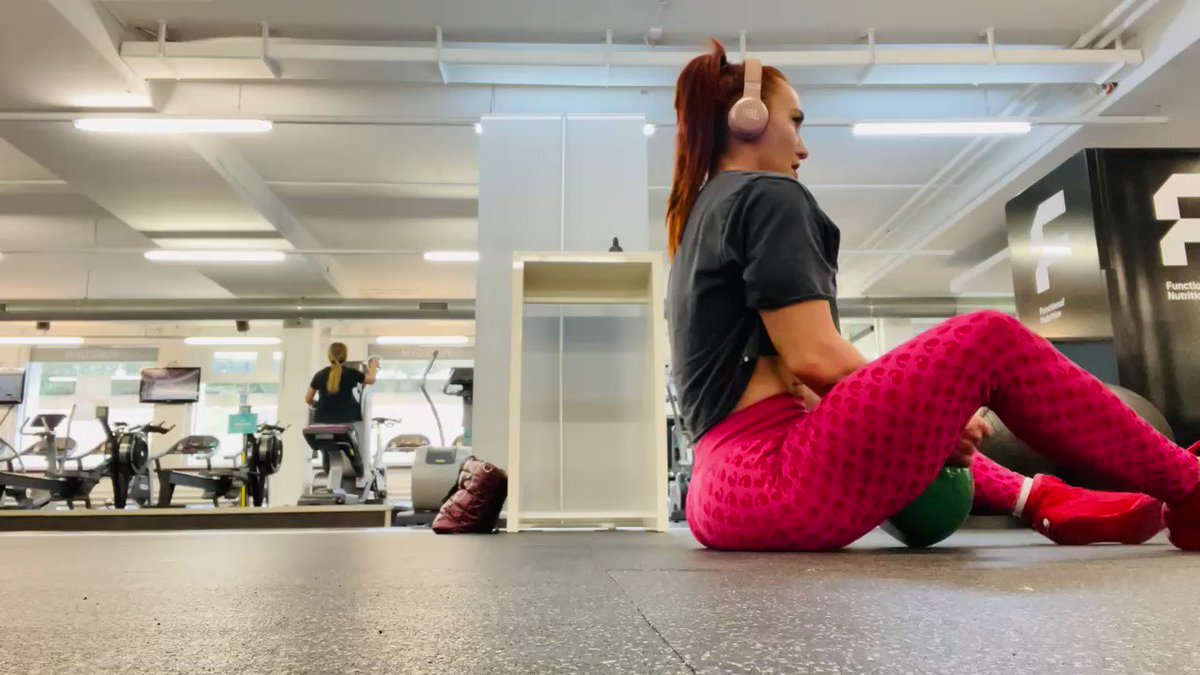 strengthewa-on-twitter-it-s-a-fundamental-mistake-to-push-your-hips