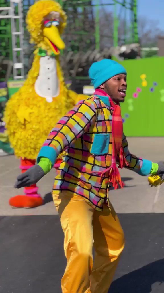 sesame place mardi gras parade