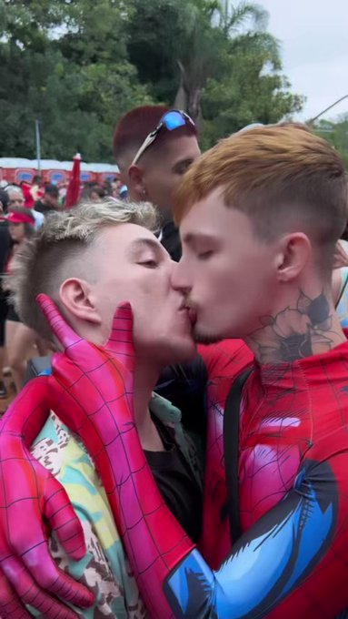 OMG?????
@DickMatias?@hariel_xxx
https://t.co/XVn7rFAcu2