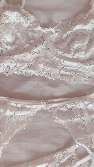 Things change. And friends leave. Life doesn&rsquo;t stop for anybody 🤫 https://t.co/DivtCOOTaM