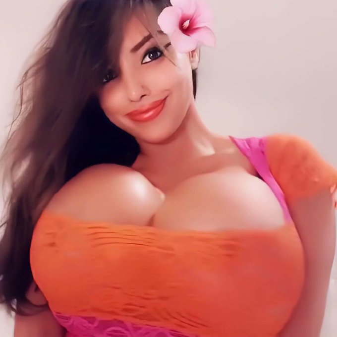 OnlyFans https://t.co/DyCCEcCdFb ? https://t.co/cc5WDtd301