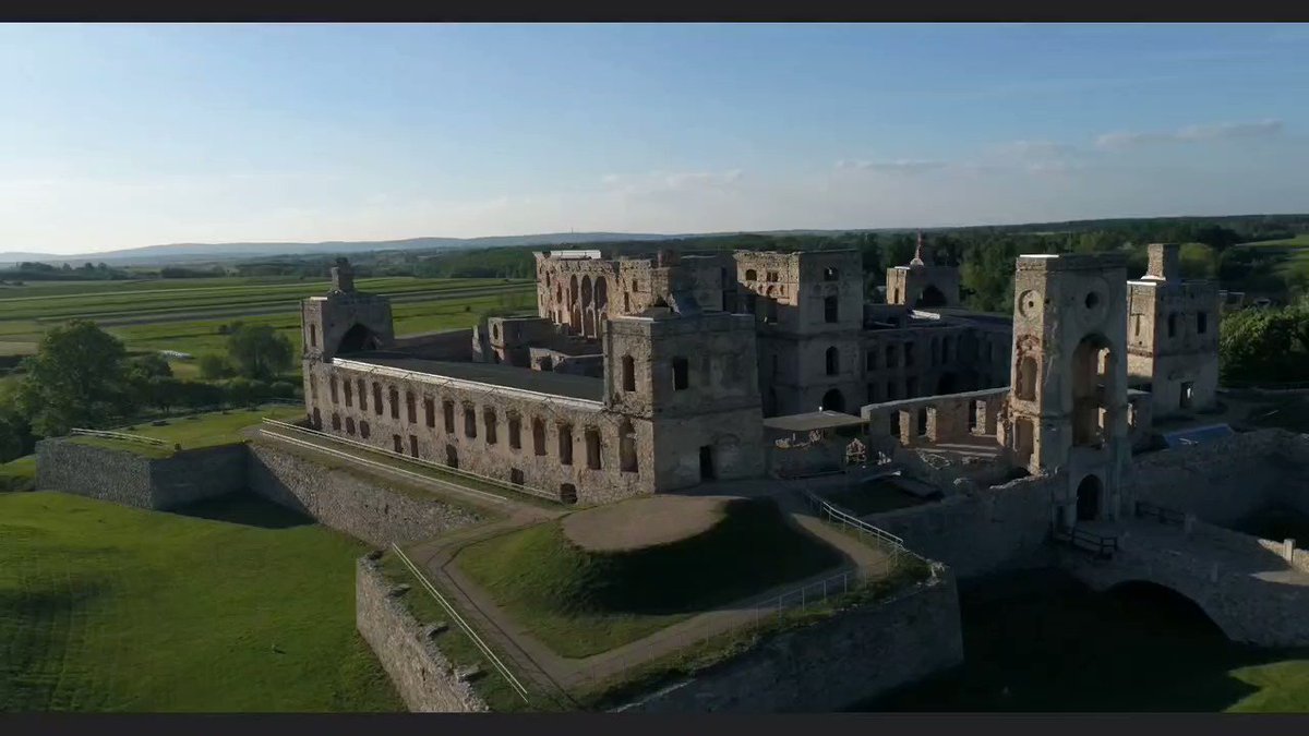 Big Lebowski PL 🤍 ️&💙💛 on Twitter "RT SwietokrzyskiUM Czy wiecie, że świętokrzyski 🏰Zamek