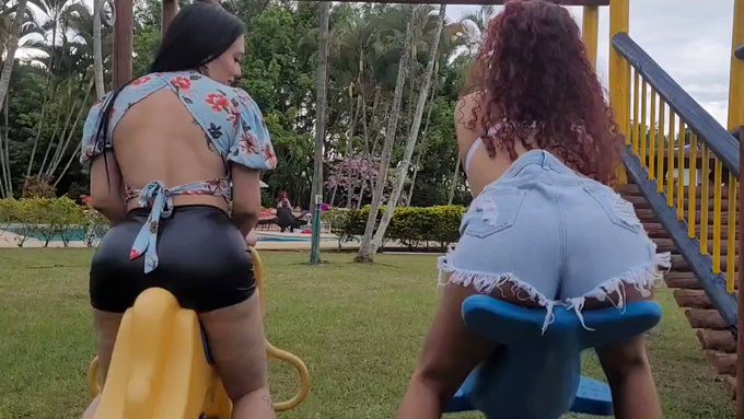 Cabalgamos de distintas formas! Y tu? Sabes cabalgar? 😏😈😈😈 @Army_Production @christyevansx @Black_Barbiie__<a href="/tag/mexico"class="tags"><span>#mexico</span></a><a href="/tag/chile"class="tags"><span>#chile</span></a><a href="/tag/colombia"class="tags"><span>#colombia</span></a><a href="/tag/brasil"class="tags"><span>#brasil</span></a><a href="/tag/espa%C3%B1a"class="tags"><span>#espa&ntilde;a</span></a>