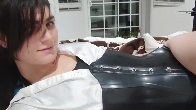 Me doing weird shit at 5 am as usual https://t.co/vo13g53zOt