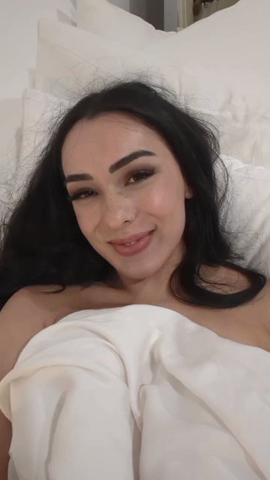 I always bring extra pillows to sleep over parties https://t.co/e6uMf1Kws0