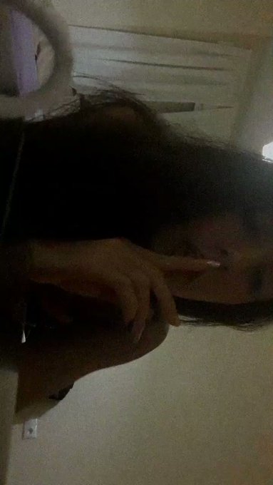 Tengo unos labios perfectos para hacer una buena mamada🥵🫦❤️&zwj;🔥 https://t.co/W83E1NvRg5