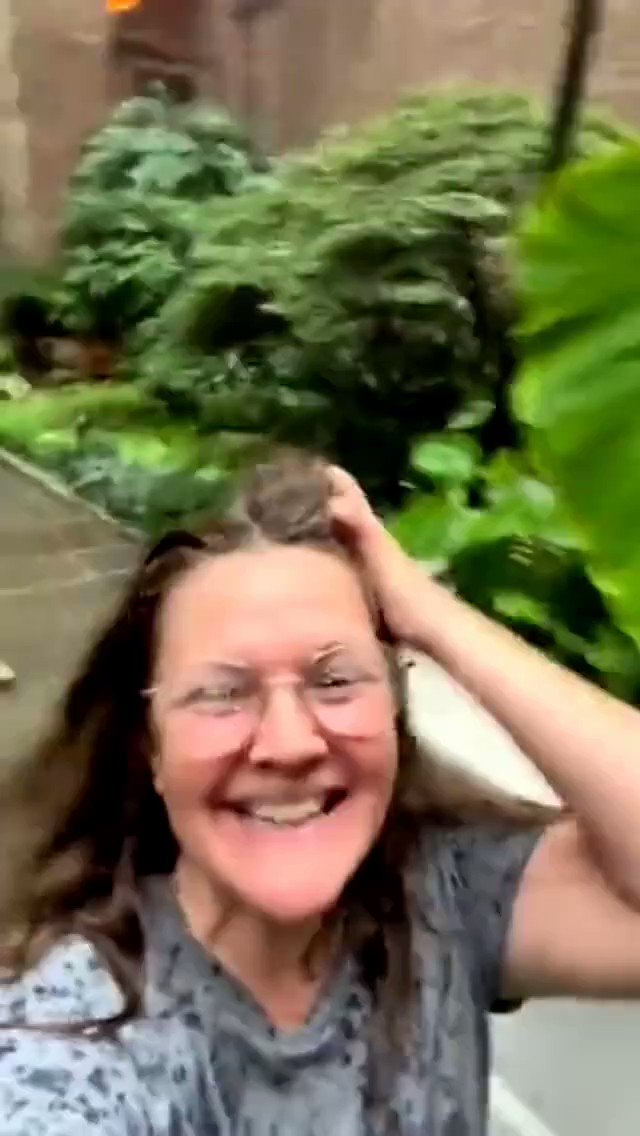 Drew Barrymore viral moment of 2022 ... Happy Birthday Drew 