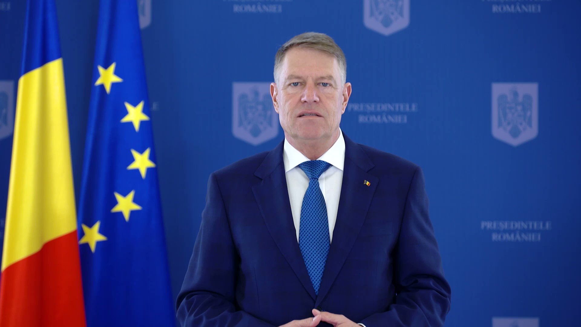 Klaus Iohannis sur Twitter : "Dear Ukrainians, The entire world has seen the extraordinary strength, courage and determination you have shown in defending your home and your freedom. You are not alone!