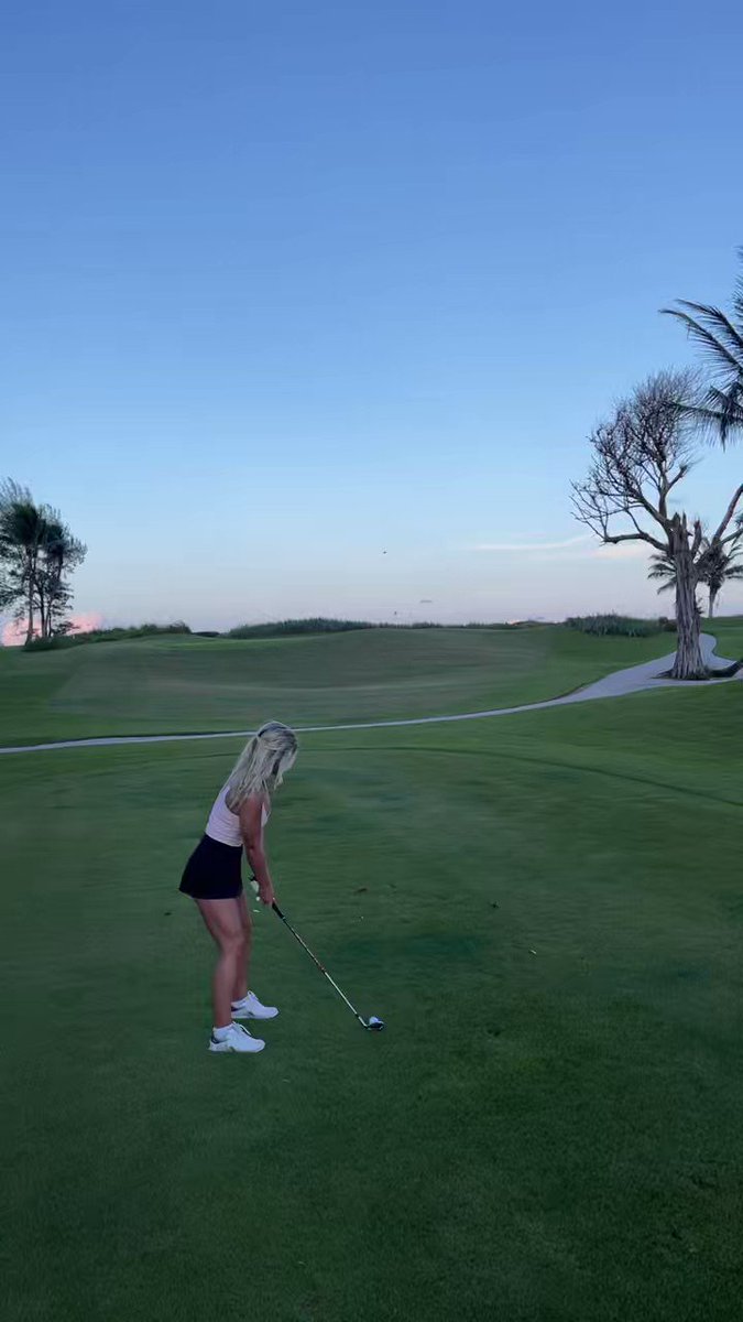 golfergirlem on Twitter "Sunset golf 😍"