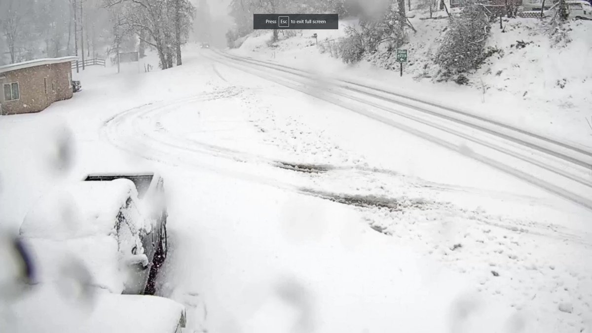 Tim Jarrell of PWUnlimited on Twitter "It is snowing hard right now up