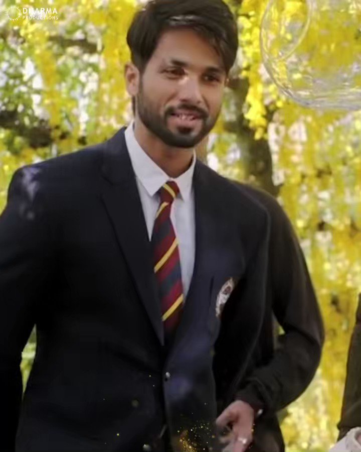 Happy birthday my favorite actor Shahid Kapoor   