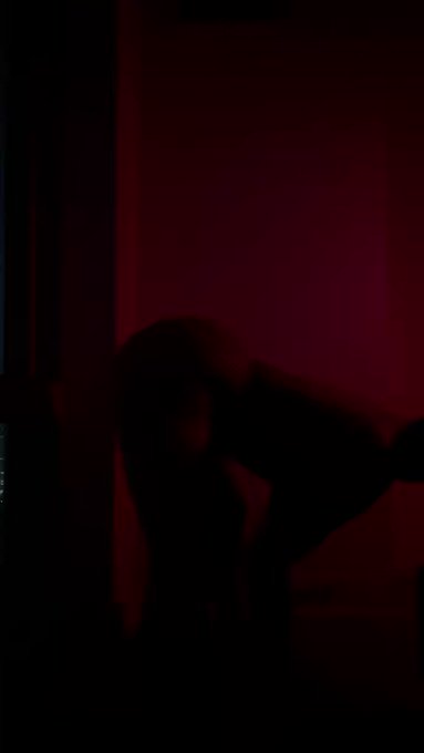 Sexy ass silhouette 🥰 https://t.co/TRR3AuRmPW