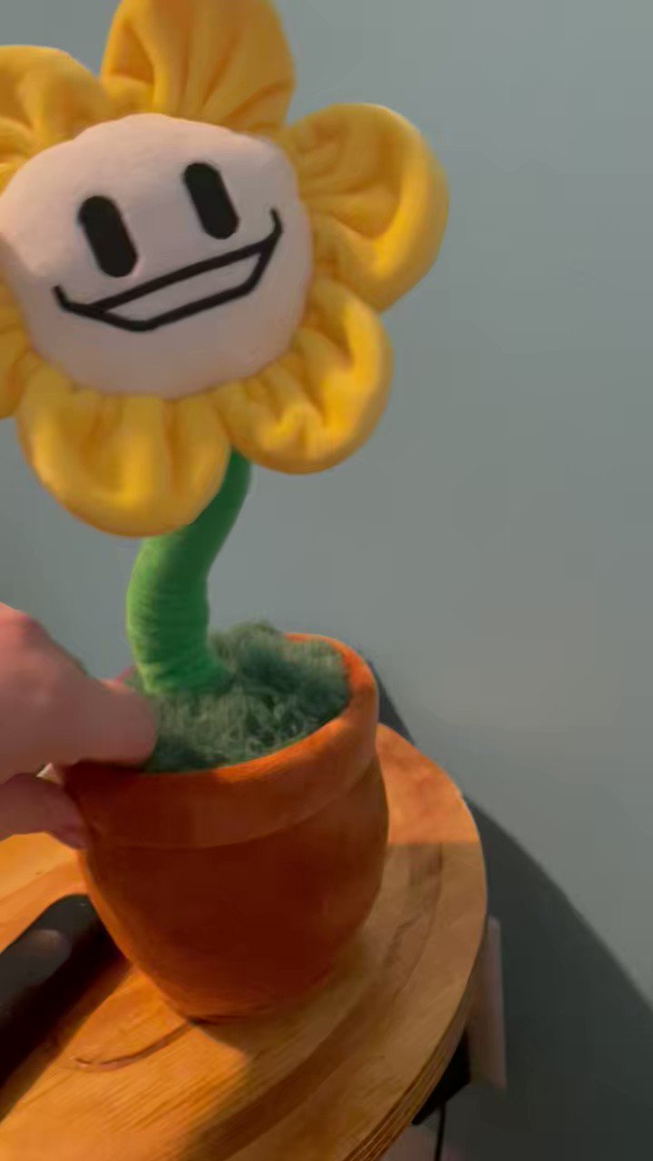 Creator of the original Dancing Flowey plush from 2016 is dissapointed  Fangamer used their idea without permission. : r/Undertale