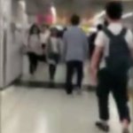 【悲報】新宿にて女性にばかり意図的にぶつかる男、現る