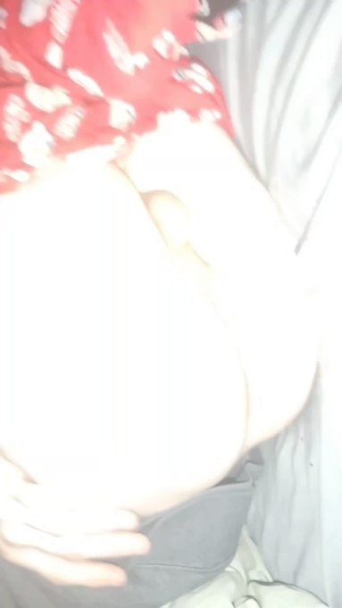 Rt if you would fuck my tight hole? Tell me what u would do to me if u walked in on me like this in the