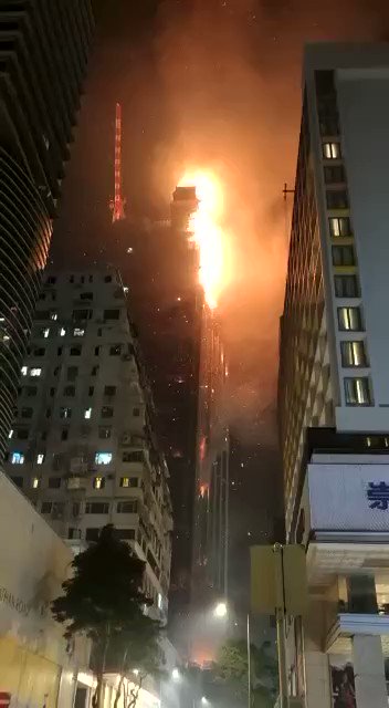 RT @disclosetv: NOW - Skyscraper under construction on fire in Hong Kong.

https://t.co/AvoeElDguc
