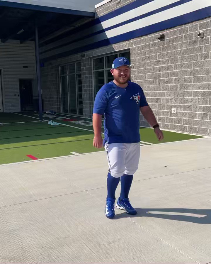 Papa Kirk gets a warm welcome at Blue Jays camp