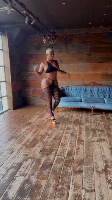 Acting Bad 😈 in miami 3/10-3/13  https://t.co/HYKVrVH0PZ https://t.co/BkE1n9WD0h