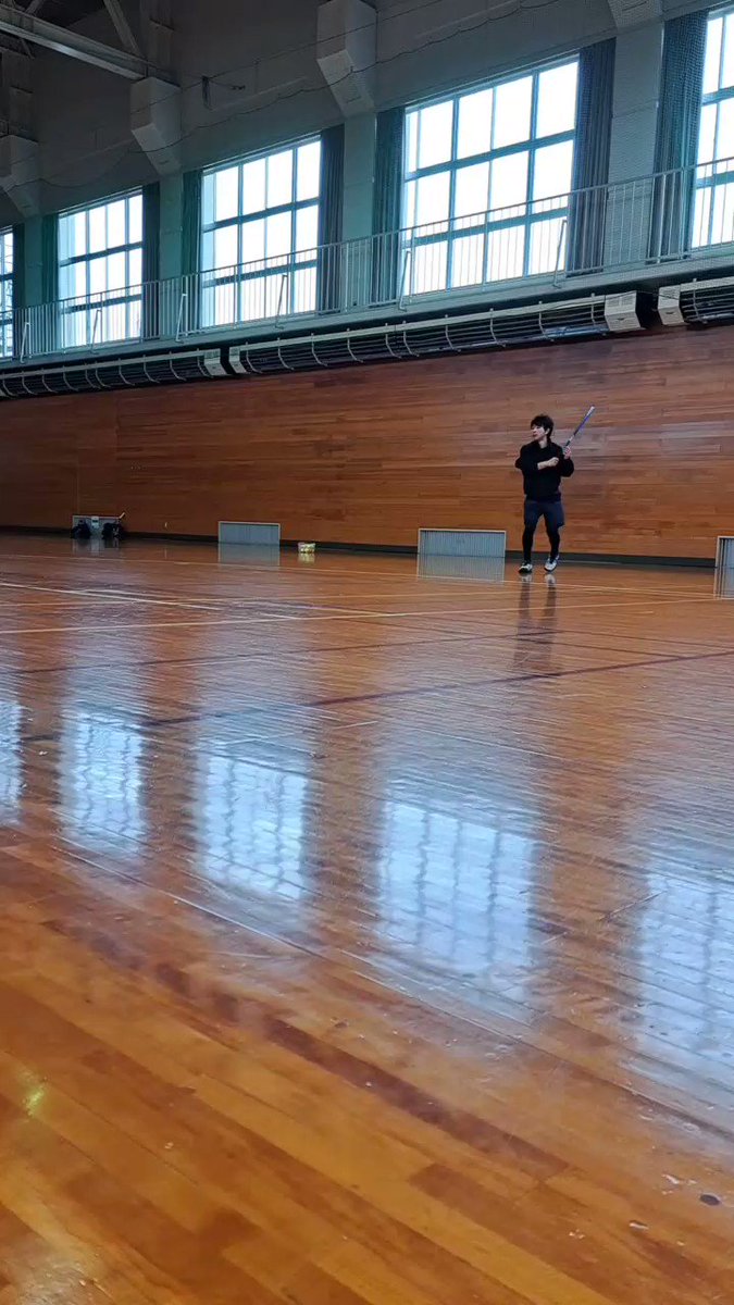 身長も佇まいもフォームもちょっとジャックナイフなん？って軽いバックハンドもすべからく全てがタイプ。

憧れる✨ 