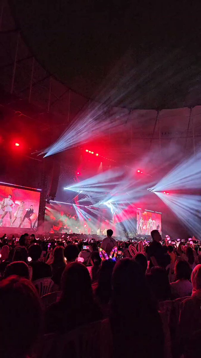 BLΛCKPIИK GLOBAL FANBASE on Twitter "RT Jinnyboy I think I really