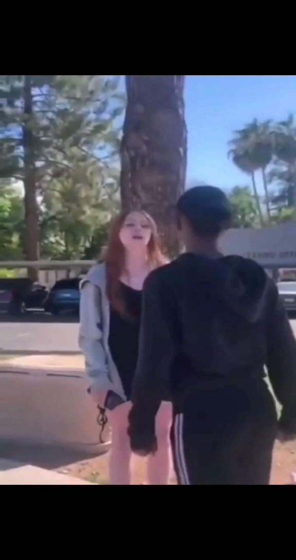 Shaydeenm20 On Twitter White Girl Gets Smashed By Hood Girl