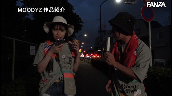彼氏を誘うと冷めた態度をされて、仲が良い同僚と深夜まで遊び倒し終電を逃して近くのホテルへ…

本編はリプ欄から 👇
https://t.co/Oq8IkQsrOq