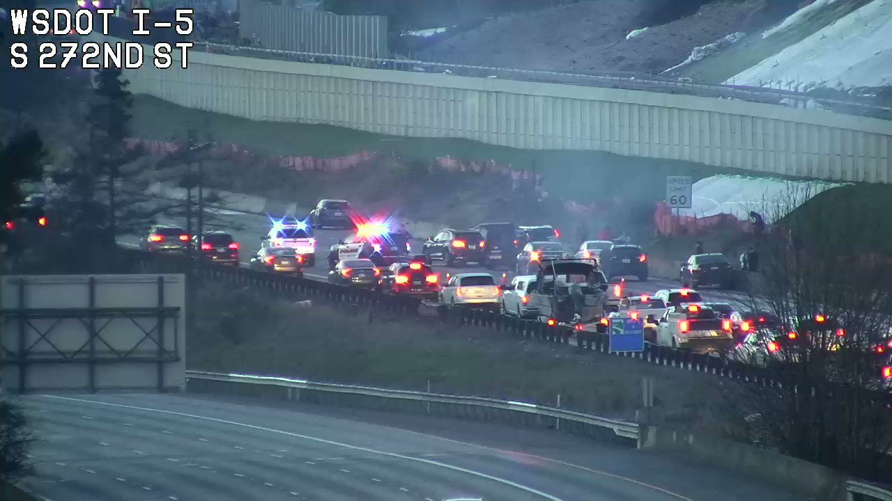 WSDOT Traffic on Twitter "⚠️Four right lanes are blocked on I5