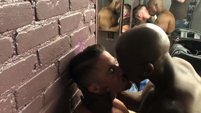 Missing your kisses @maxkonnorxxx ? https://t.co/JVudllPtXo