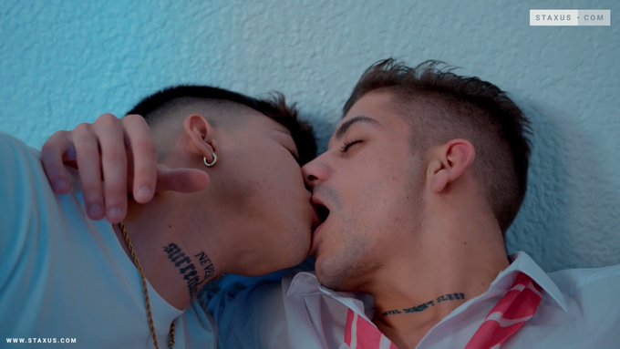 STX International College @staxus
??????: ?????? ??
Starring Angel Black @AnngelblackXXX Erik Devil @erikdevil05
