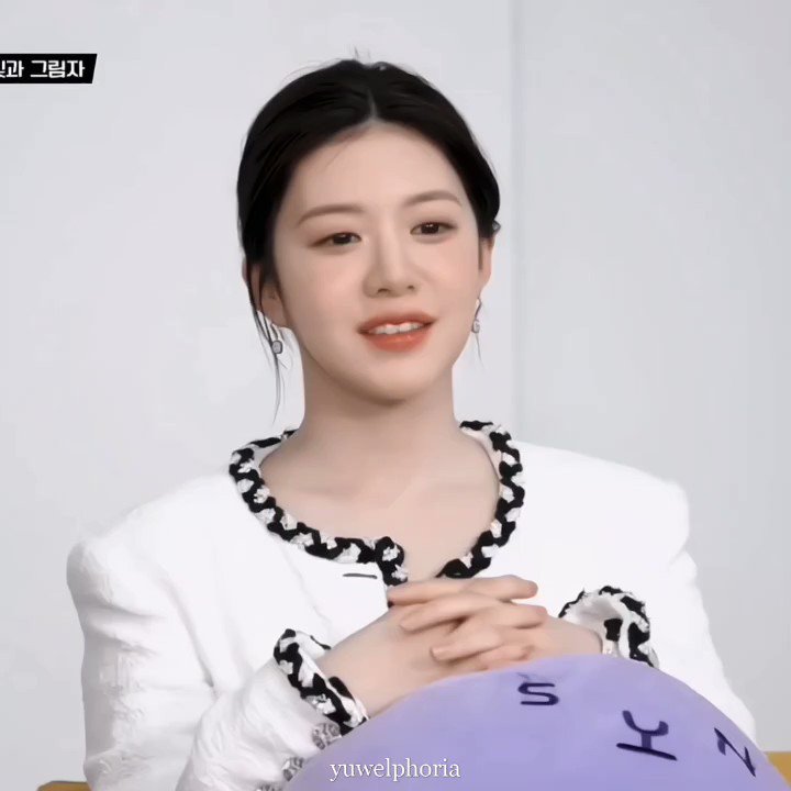 on-twitter-rt-hd-jh